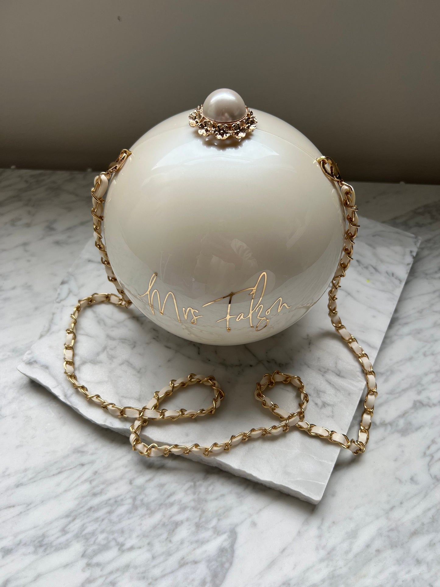 Cream Round Acrylic Clutch