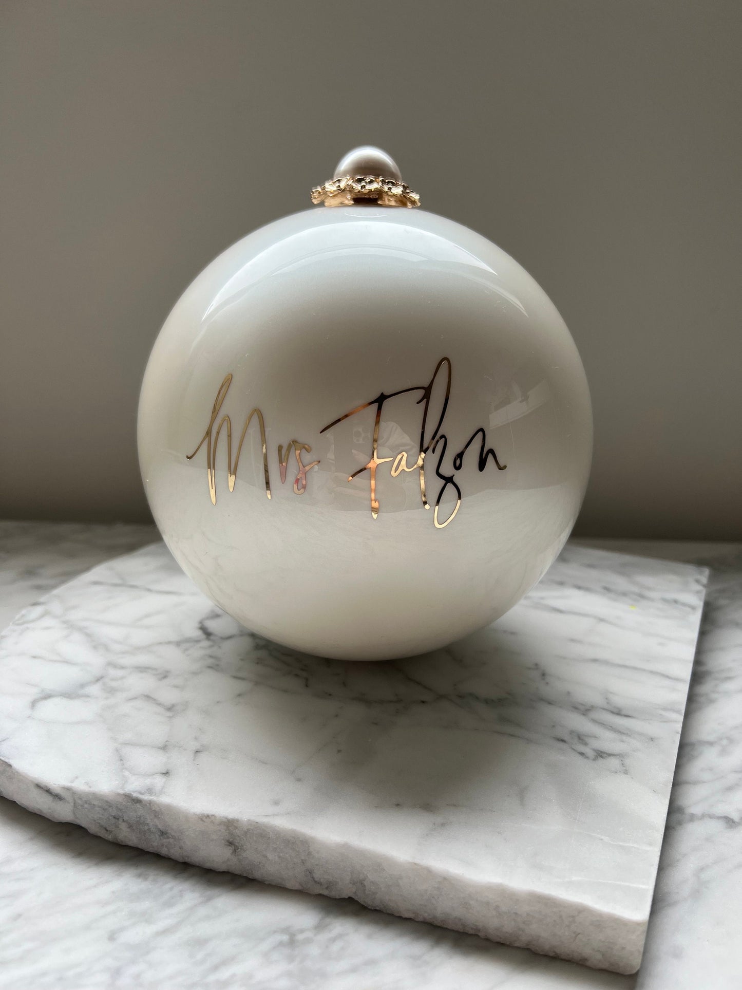 Cream Round Acrylic Clutch