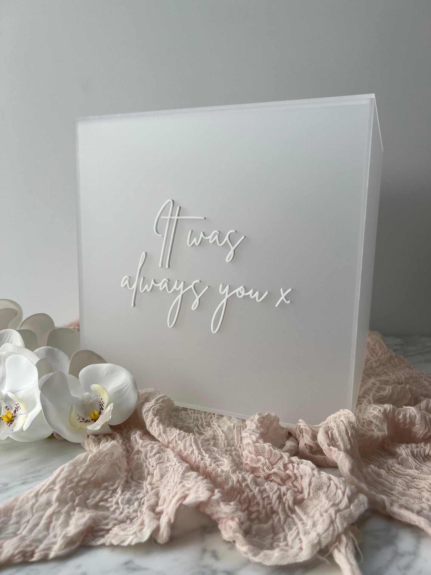 Seamless Matte Frosted 3D Acrylic Wishing Well Box