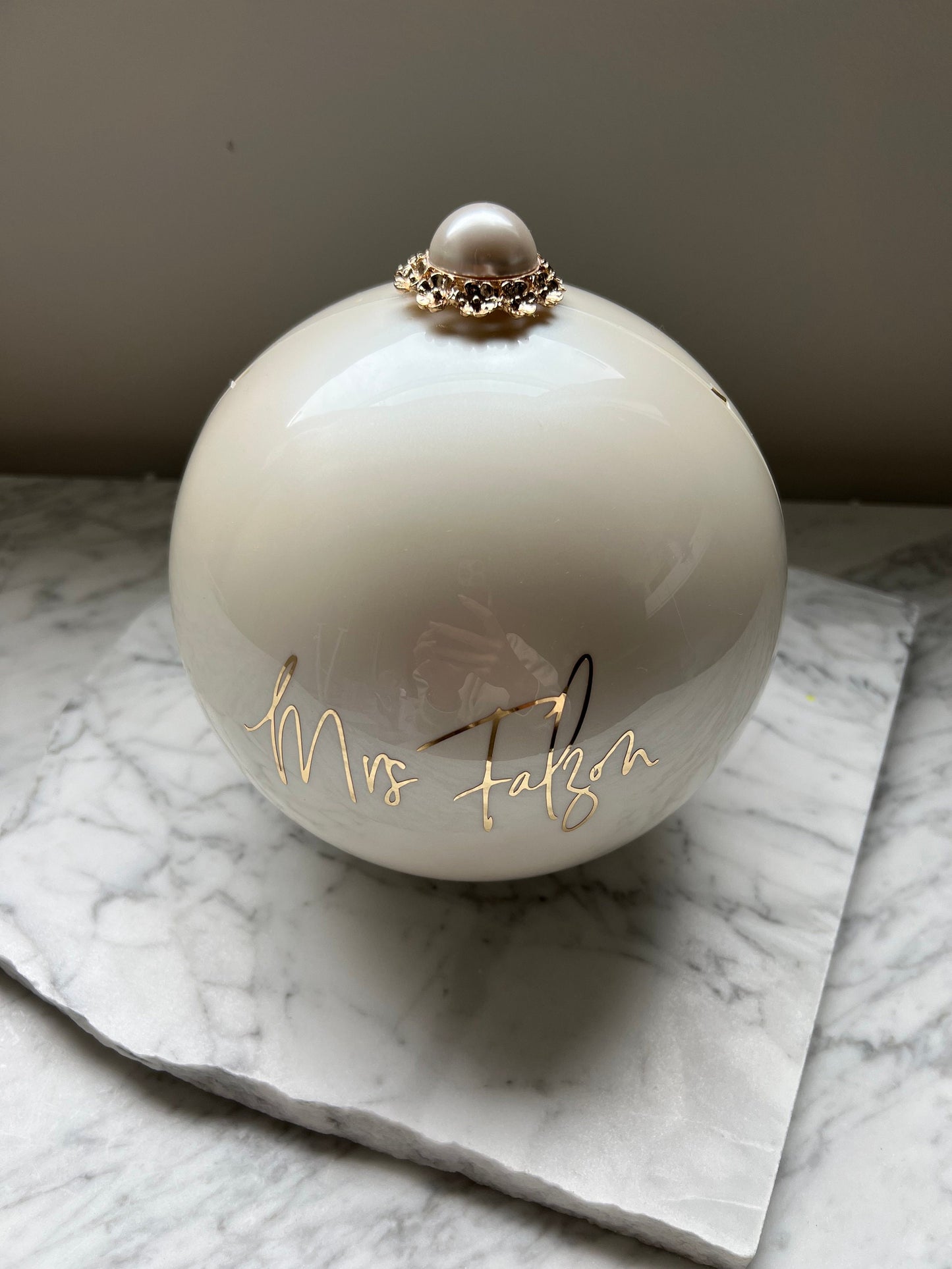 Cream Round Acrylic Clutch